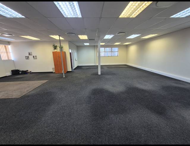 2,341M² WAREHOUSE TO LET IN LONGMEADOW